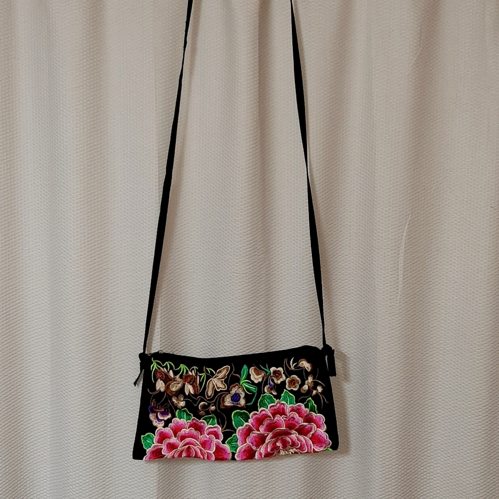 Stunning Embroidered Imported Handbag - Picture 6 of 7